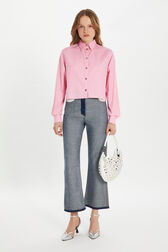 Cropped striped poplin shirt Ecru/pink front worn view
