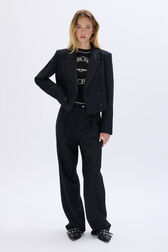 Men's suit jacket in cold wool Black front worn view