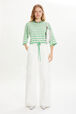 Short-sleeved striped sweater Striped anise/white front worn view