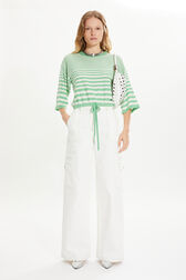 Striped short-sleeved sweater Striped anise/white front worn view