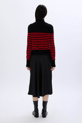 Turtleneck woolen sweater Black/red back worn view