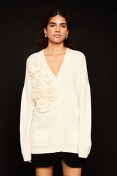 Cardigan laine fleur en relief femme Ecru vue portée de face