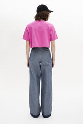 Short-Sleeved Cropped Crew Neck T-Shirt Pink back worn view