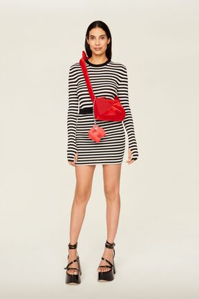 Sac caméra Demi-Pull mini en velours Rouge vue portée de face