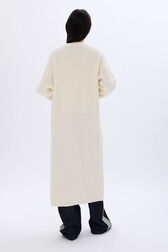Cardigan long torsadé en laine Ecru vue portée de dos