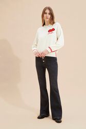 Pull à broderie motif bouche femme Ecru vue portée de face