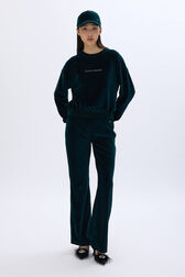 Long-sleeved velvet sweater Dark green front worn view
