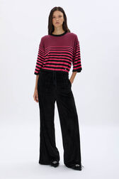 Short-sleeved striped sweater Striped black/pink front worn view