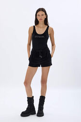 Short en velours Noir vue portée de face