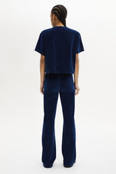 Short-Sleeved Velvet T-Shirt Blue duck back worn view