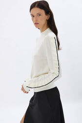 Sweater with ruffle detail Cream details view 2