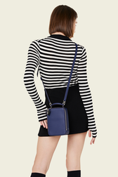 Le Pavé Parisien Bag Blue duck back worn view