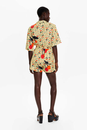 Short twill motif cerise femme Baby yellow vue portée de dos