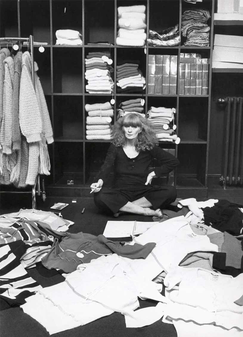 La créatrice de mode Sonia Rykiel dans une de ses boutiques La créatrice de mode Sonia Rykiel dans une de ses boutiques