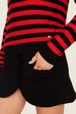 Femme Raye - Sweater Big Poor Boy rayé femme, Noir/rouge vue de détail 2