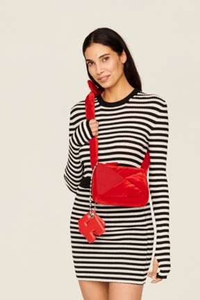 Women - Camera Demi-Pull  mini velvet bag, Red details view 3